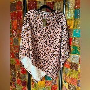 JANICE APPAREL Pink Leopard Print Faux Fur Cape